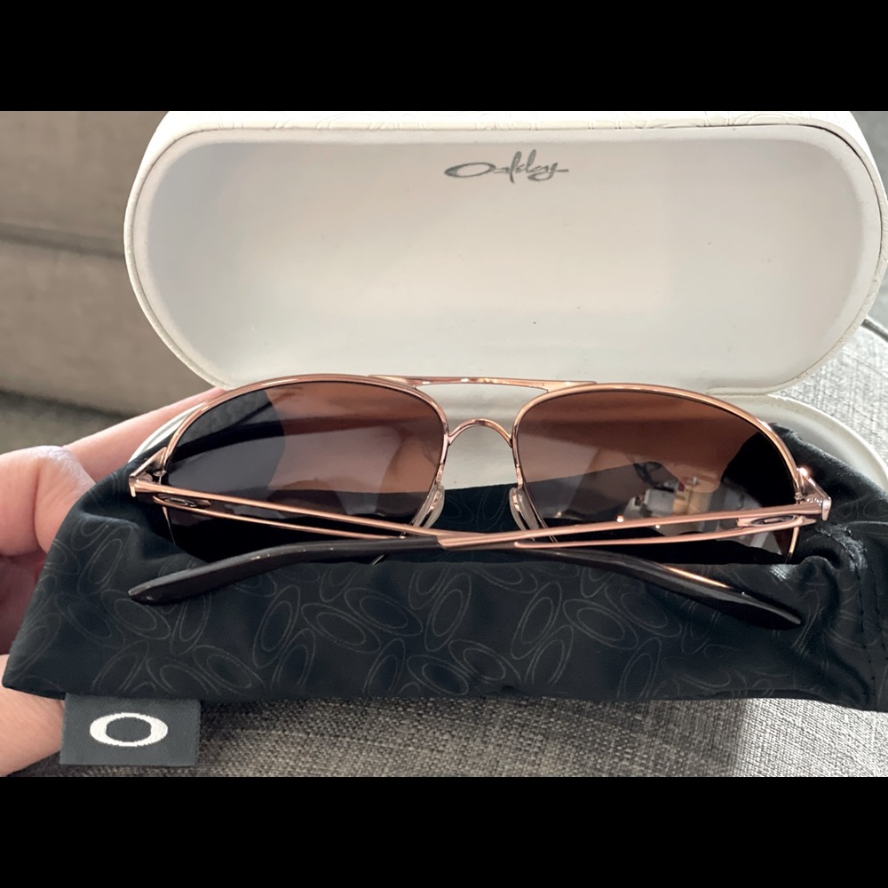 Oakley Sunglasses - rose gold